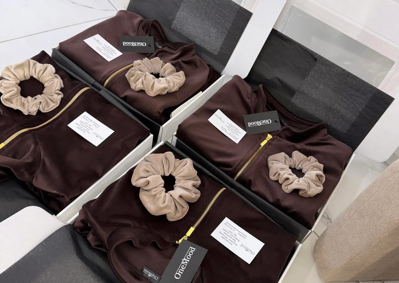 “Chocolate brown” velour set