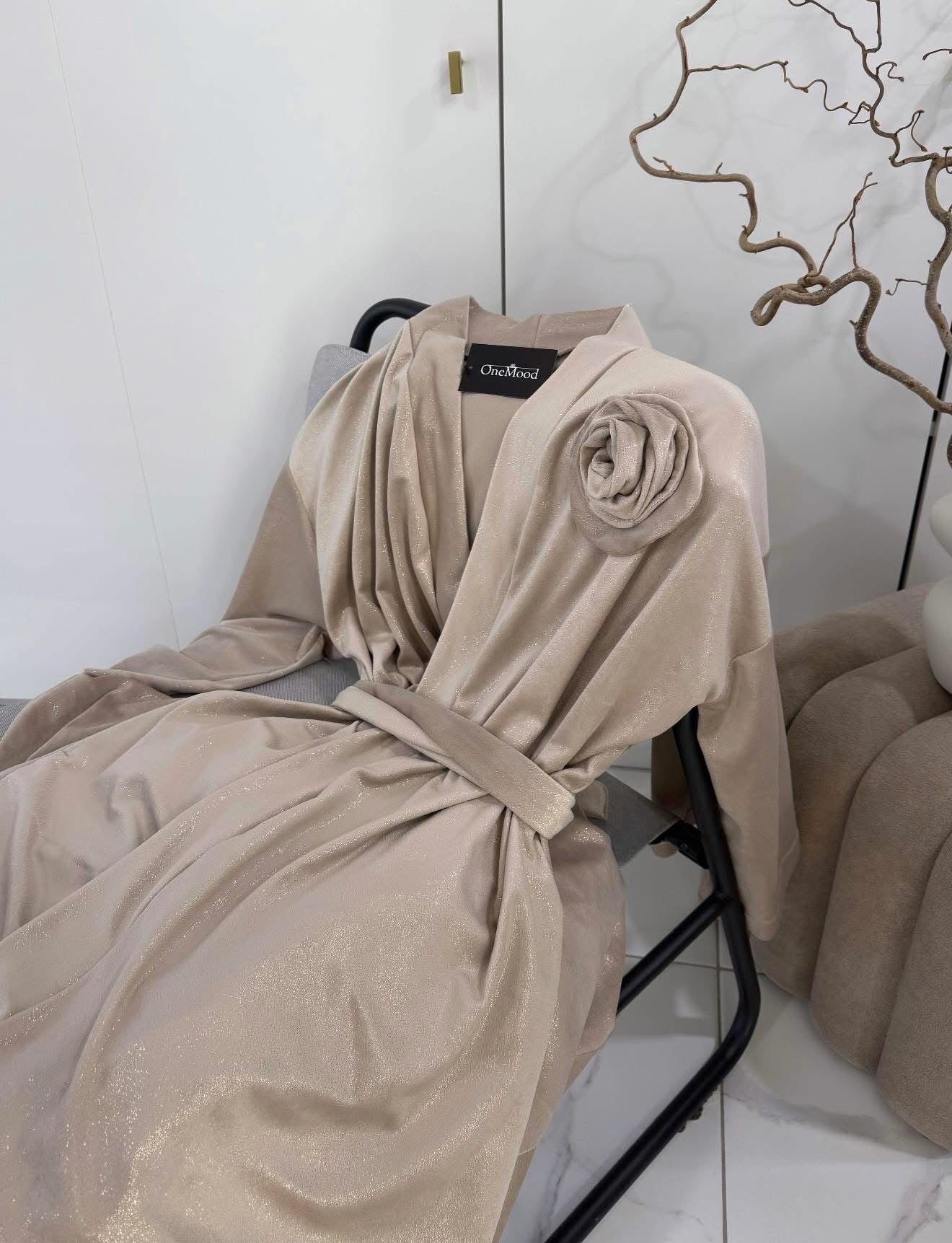 Žerintis veliūrinis chalatas CREAM