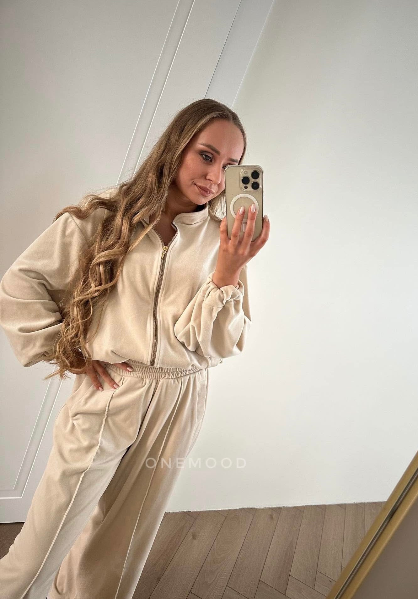 CREAM velour set su platėjančiomis kelnėmis
