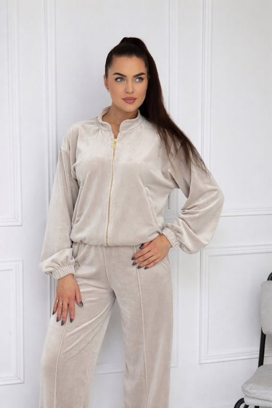 Veliūriniai kostiumai