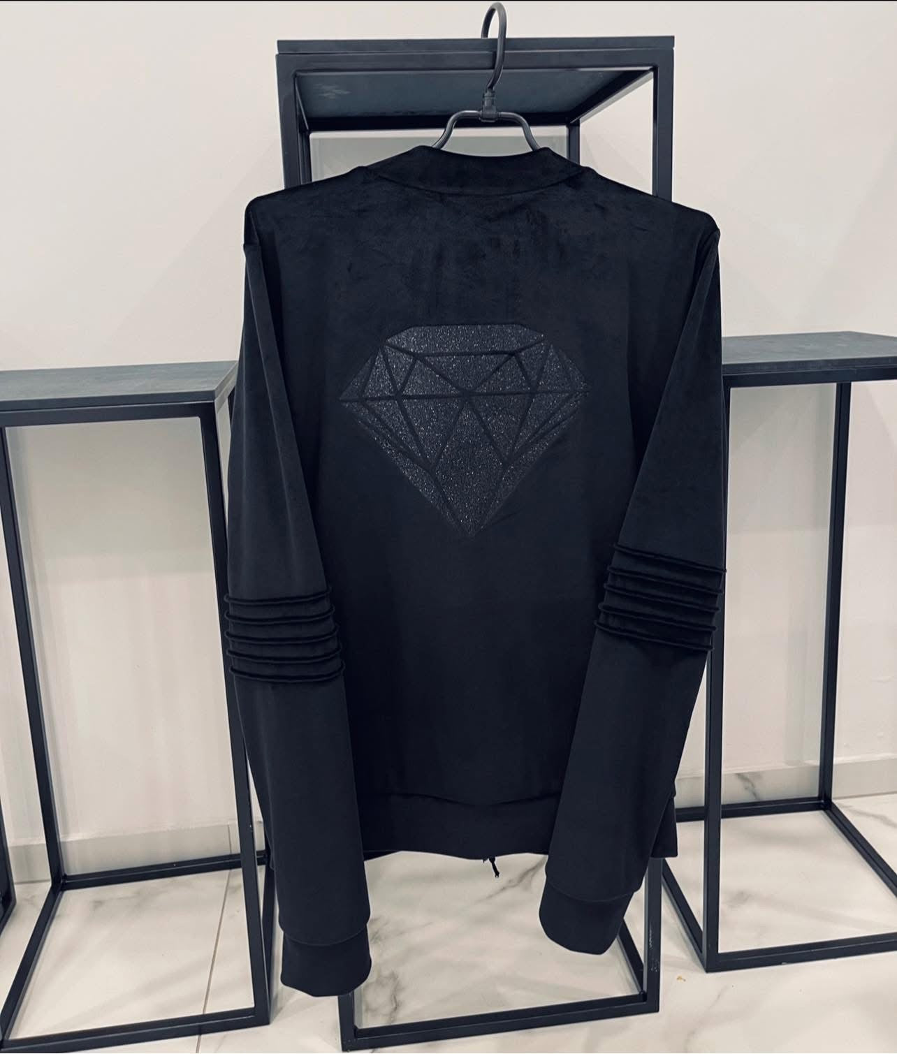 Vyriškas veliūrinis kostiumas