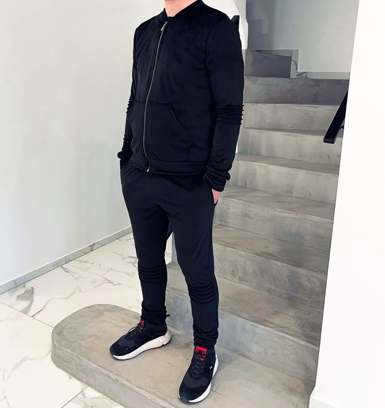 Vyriškas veliūrinis kostiumas