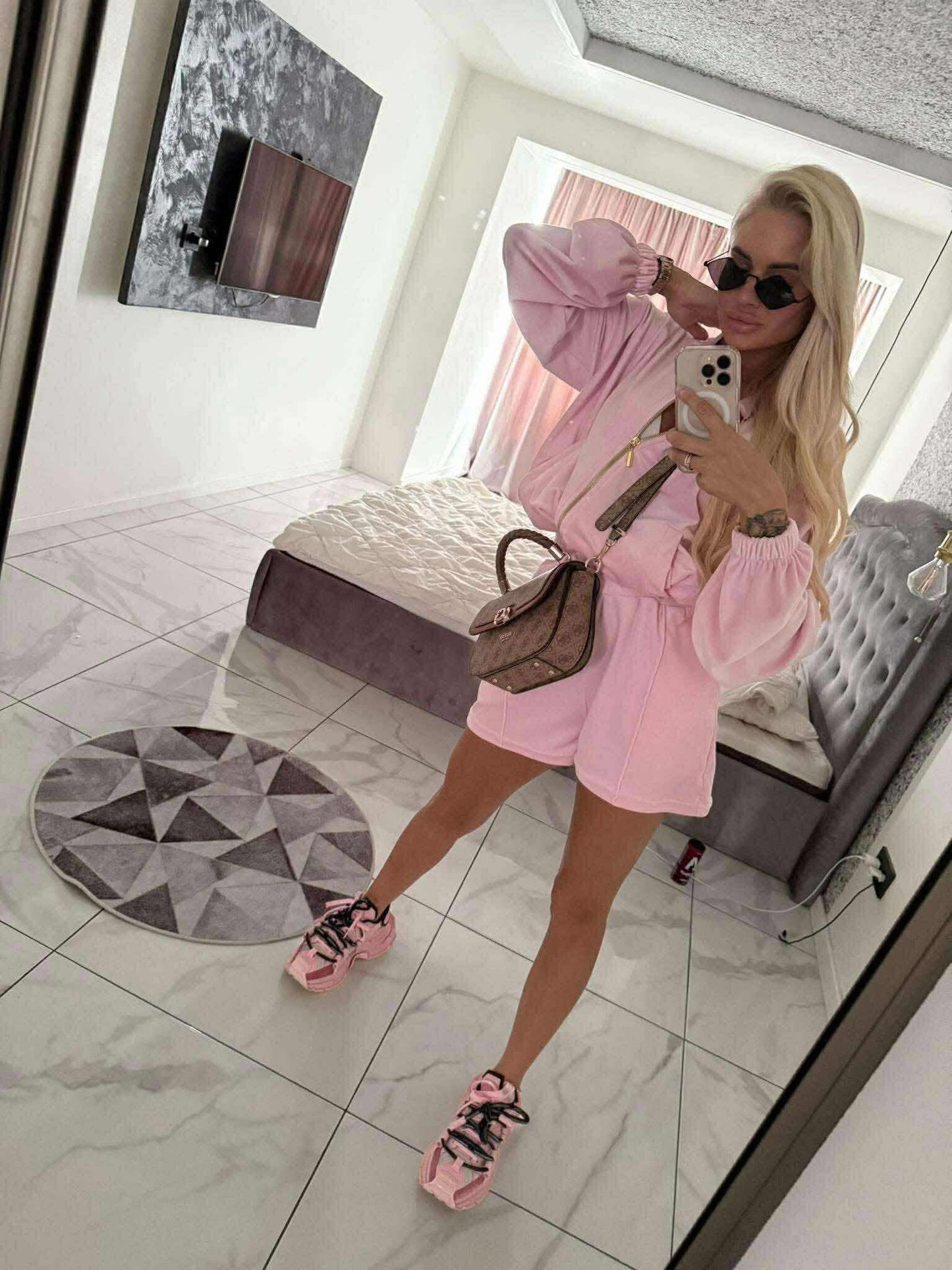 “Baby pink” šortų kostiumėlis