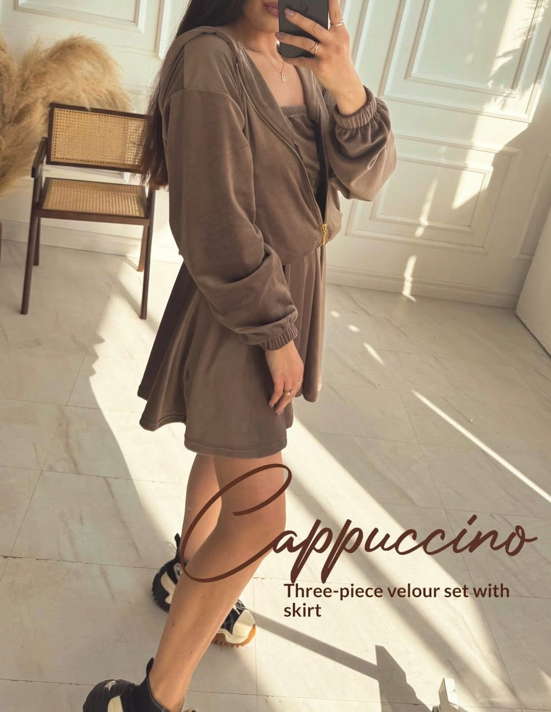 “Cappuccino” sijono kostiumėlis su crop top’u