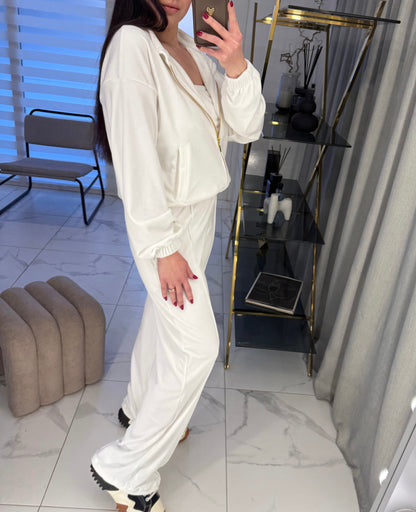 Milky veliūrinis kostiumas