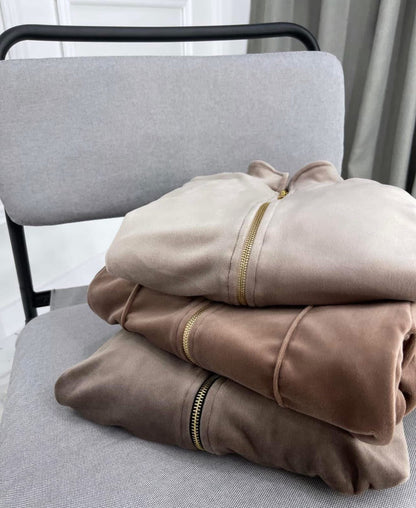 “Light sand” velour set