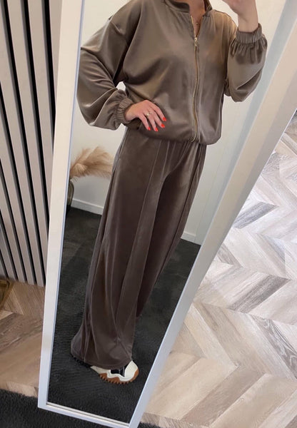 Soft veliūro kostiumas