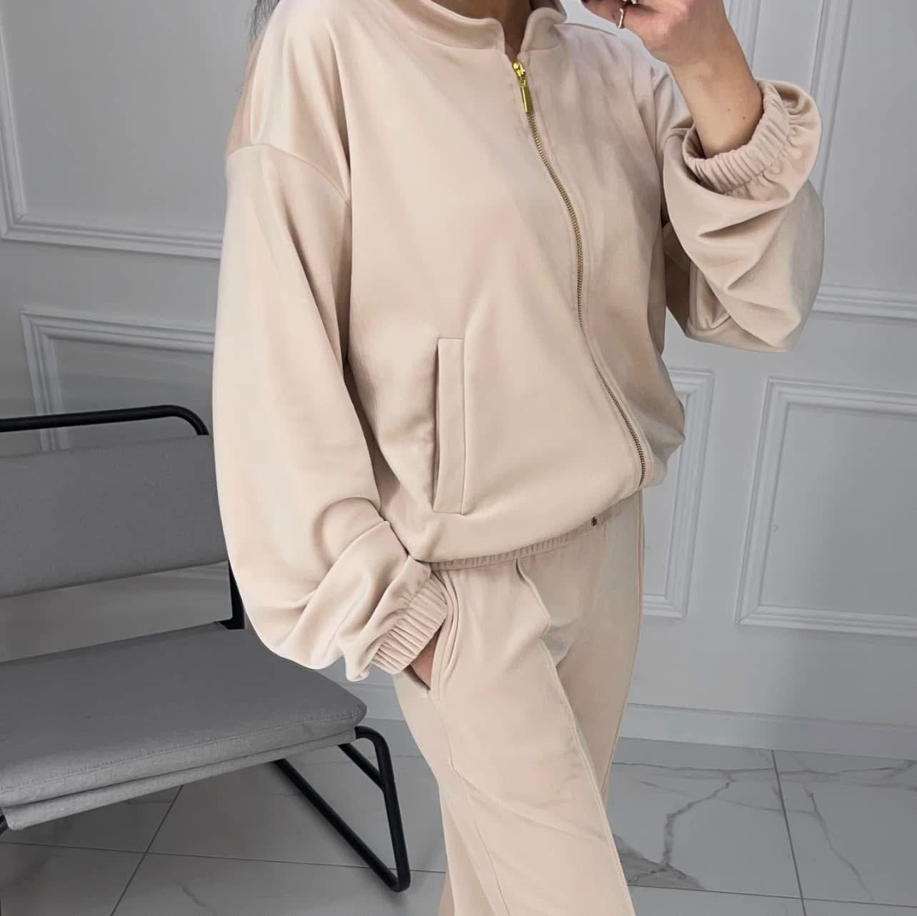 “Milky” velour set