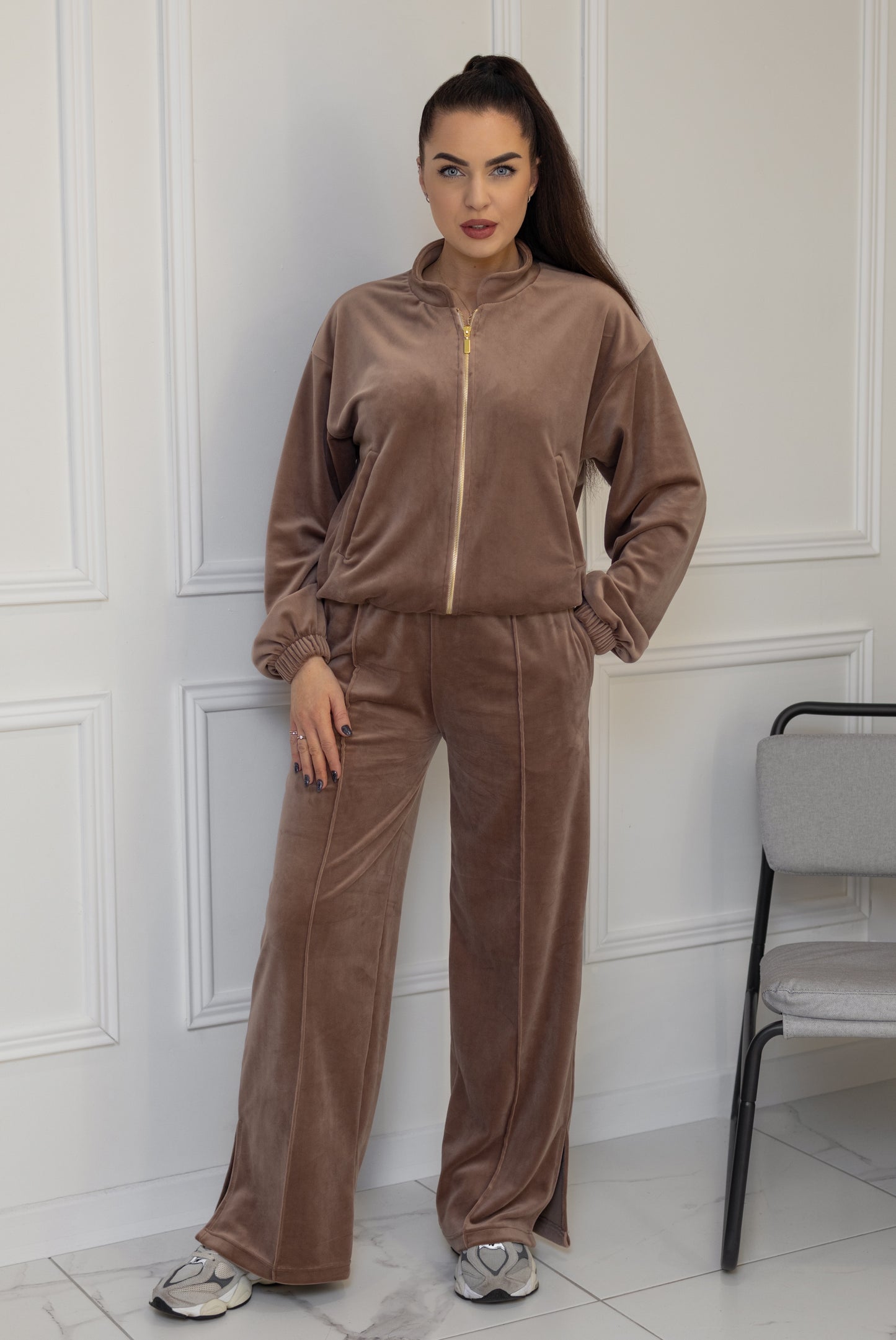 "Light cappuccino" velor set