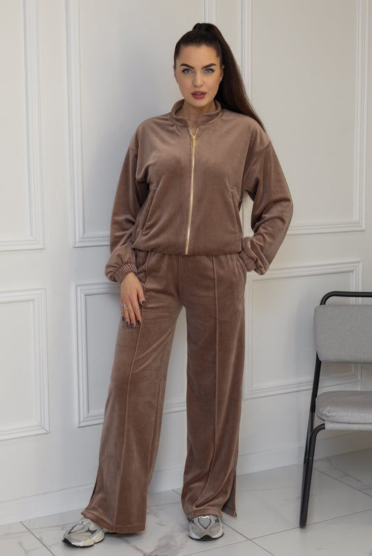 “Light cappuccino” velour set