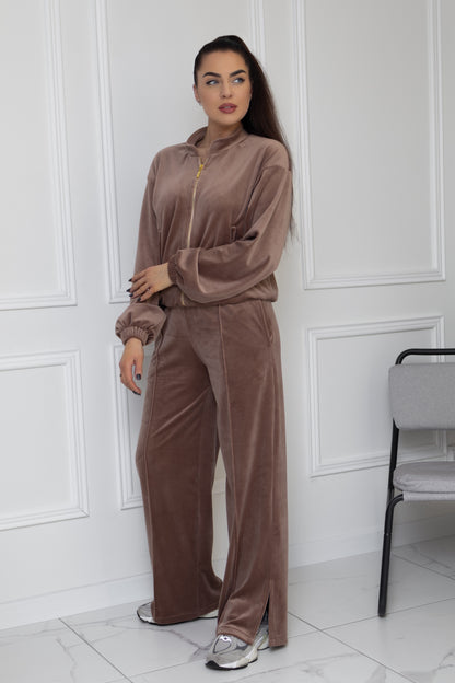 "Light cappuccino" velor set