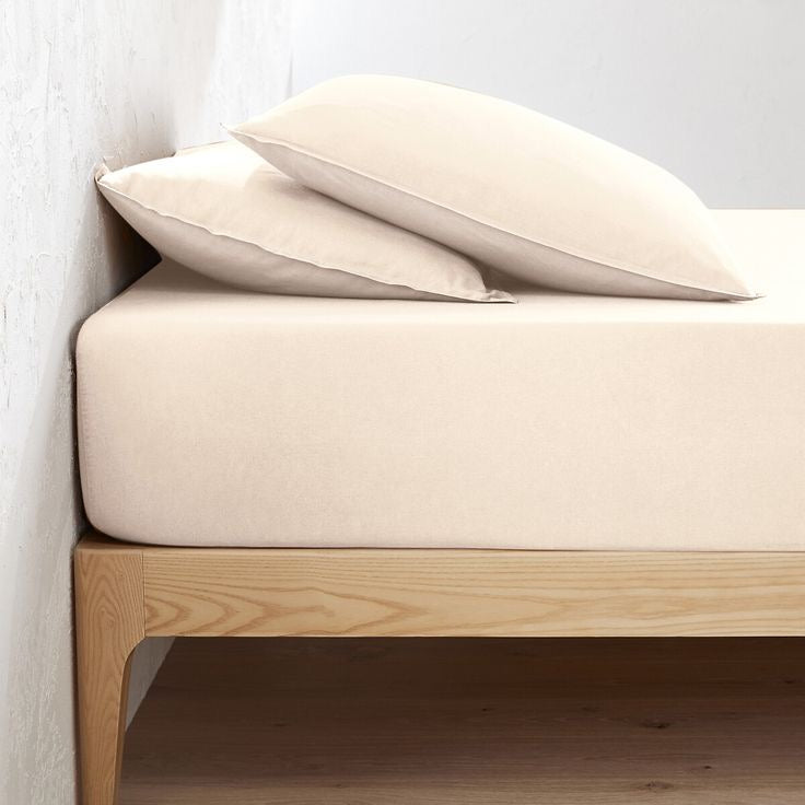 Sheet with elastic
