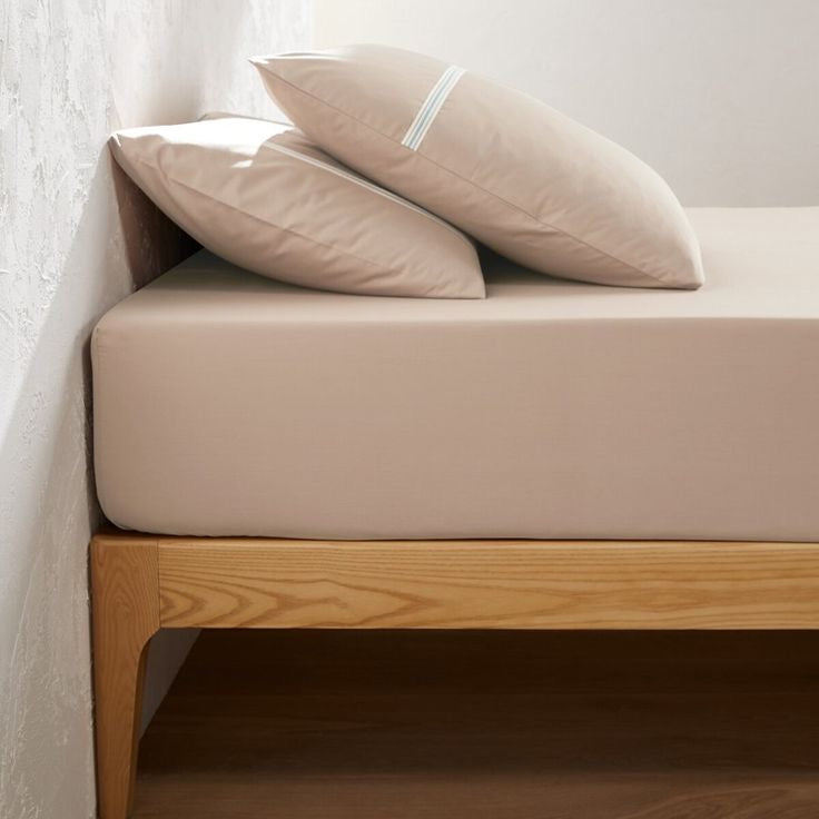 Sheet with elastic