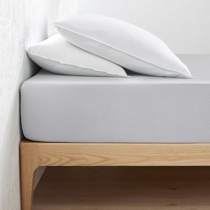 Sheet with elastic