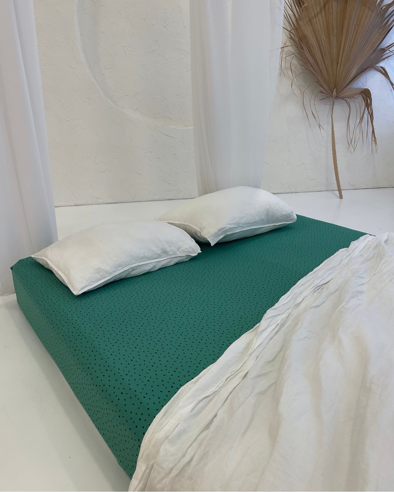 Sheet with elastic