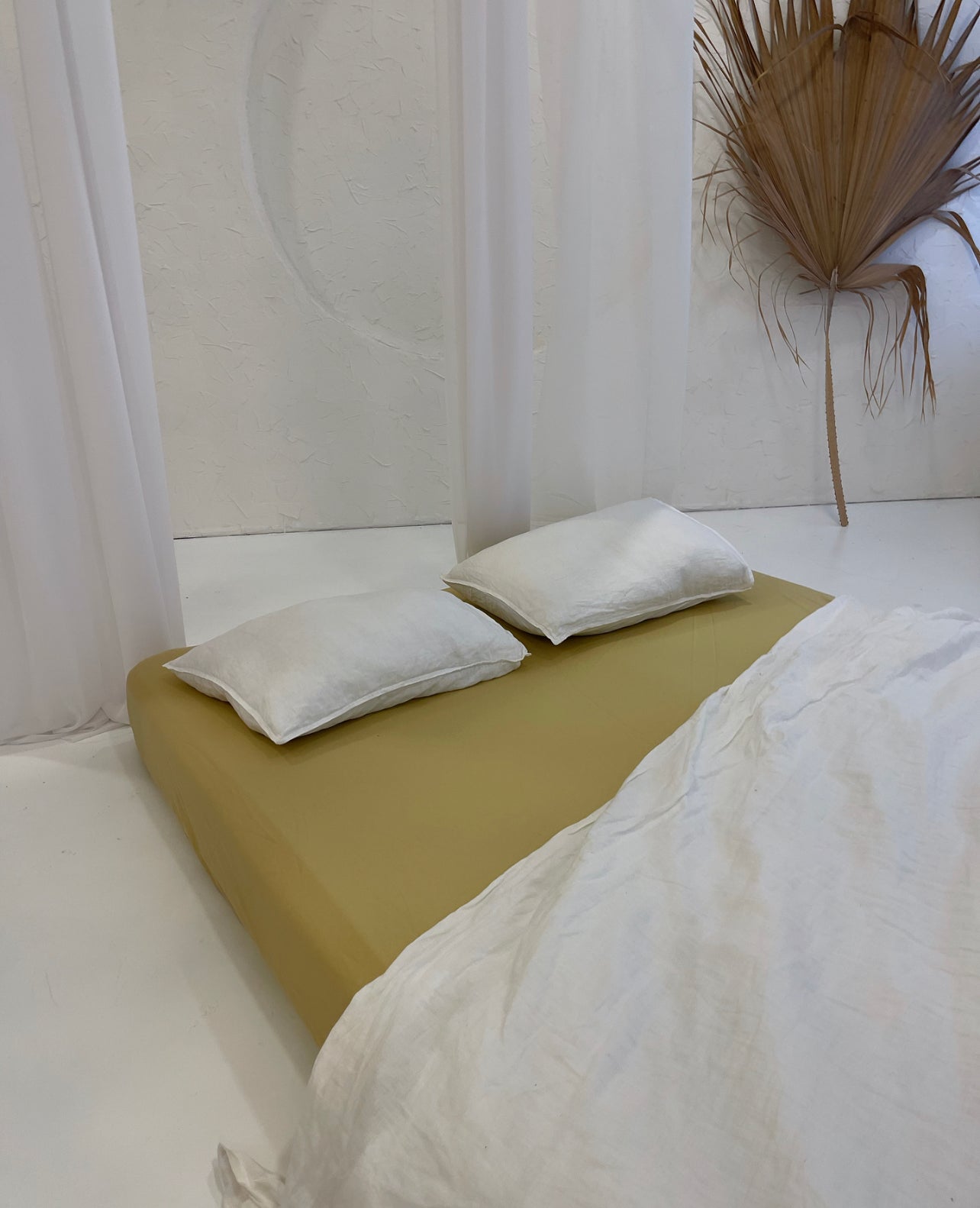 Sheet with elastic