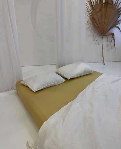 Sheet with elastic