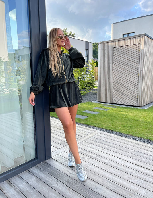 Khaki shorts suit