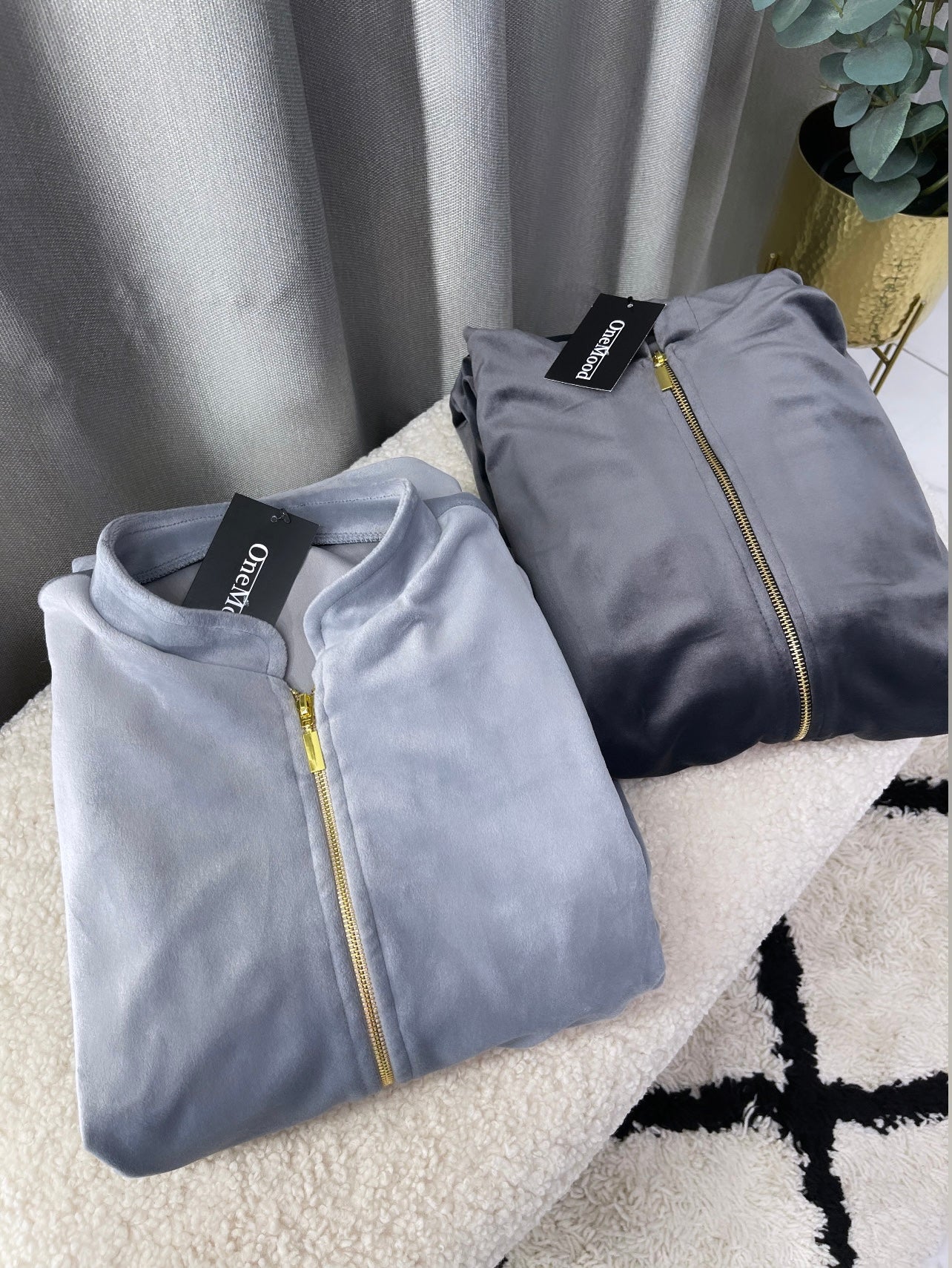 “Dark gray” velour set