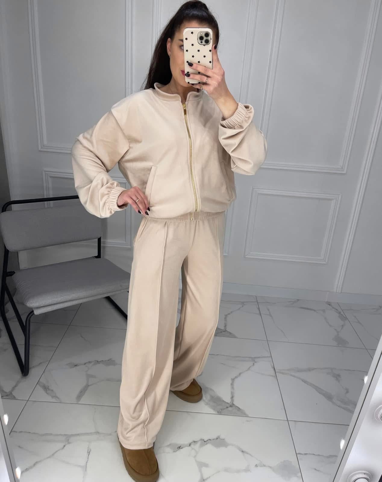 “Milky” velour set