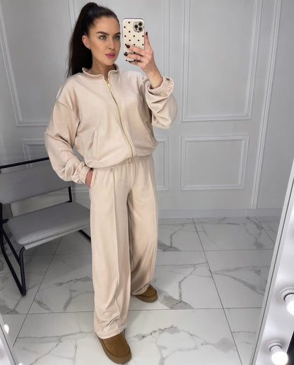 “Milky” velour set
